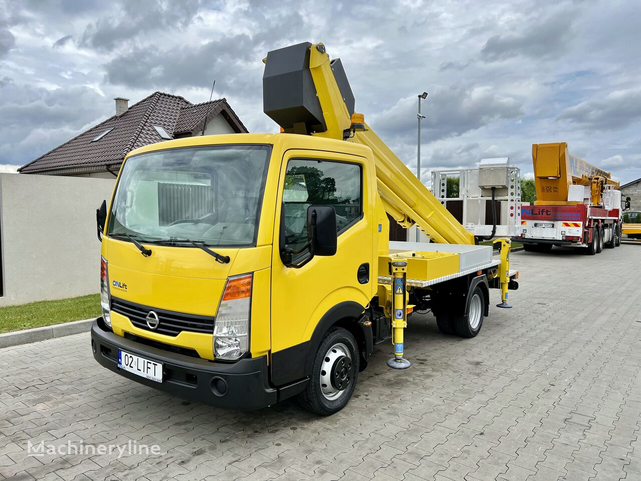 Nissan bucket truck