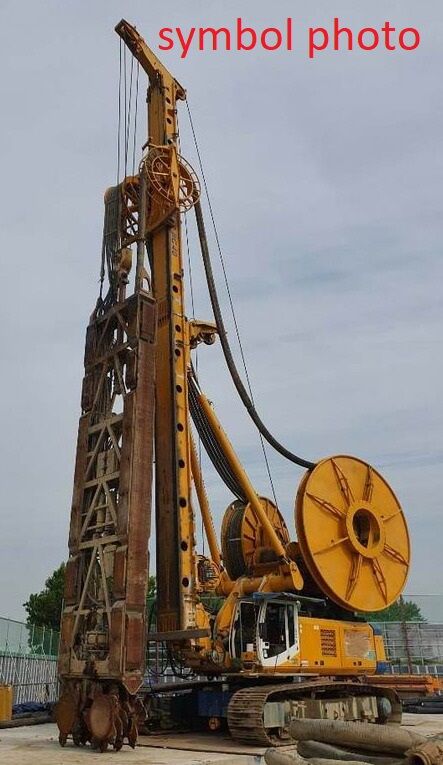 Bauer CBC40 drilling rig