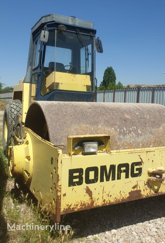 BOMAG BW216D-2  single drum compactor