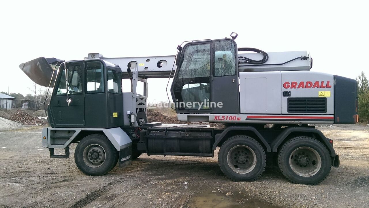 Gradall XL5100 III telescopic boom excavator