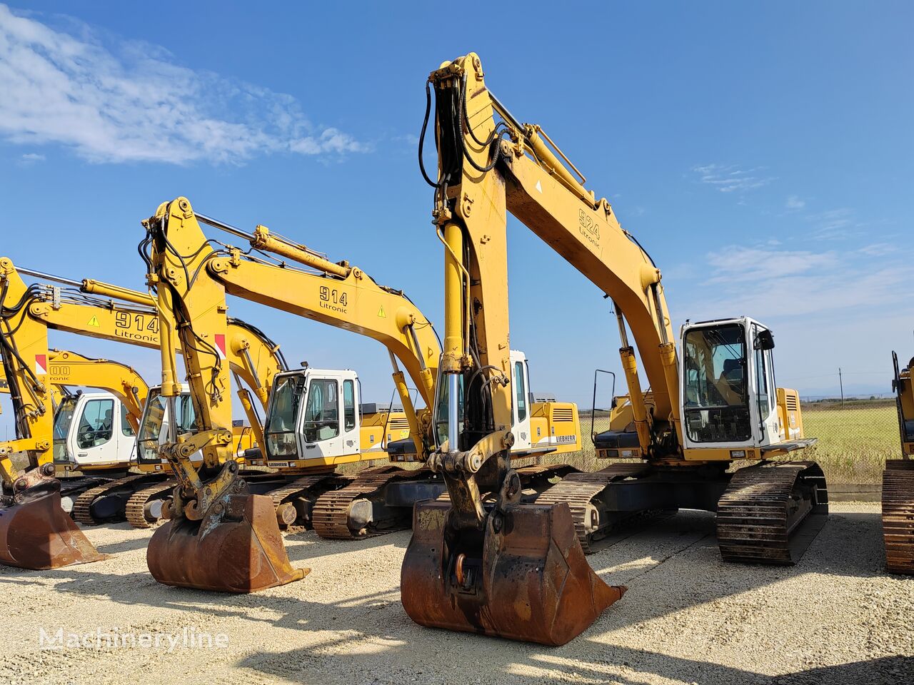 Liebherr R924 tracked excavator