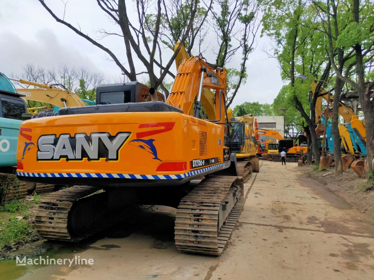 Sany SY215-9 tracked excavator